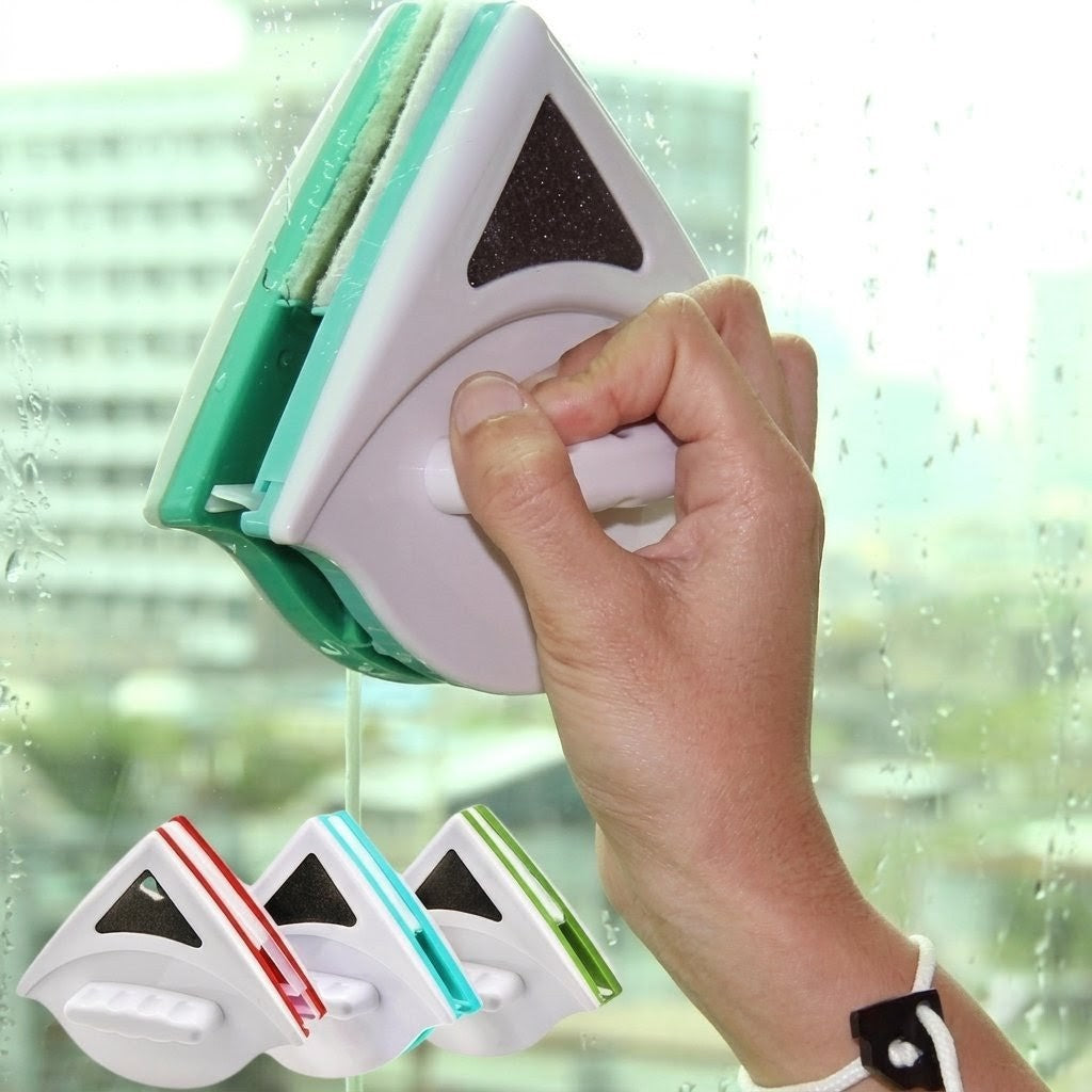 Magnetic glass cleaner